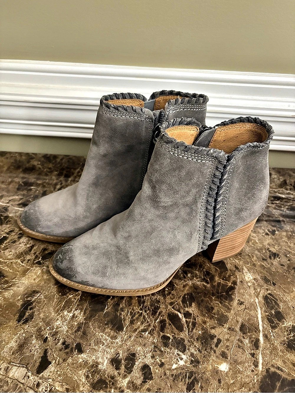 Sofft Gray Leather Ankle Boots US 7 very good used condition